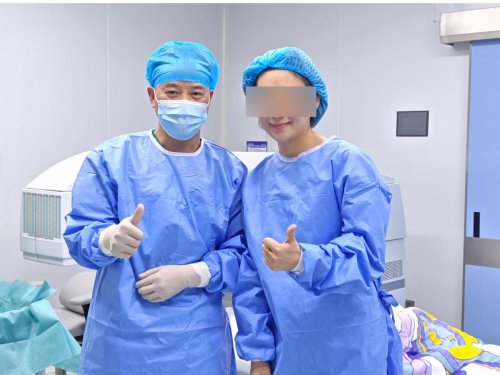 辉眼科如何用“不妥协”成为重庆近视人摘镜首选AG真人国际网站不被资本定义的眼科黑马:星(图2) 辉眼科如何用“不妥协”成为重庆近视人摘镜首选AG真人国际网站不被资本定义的眼科黑马:星(图2)